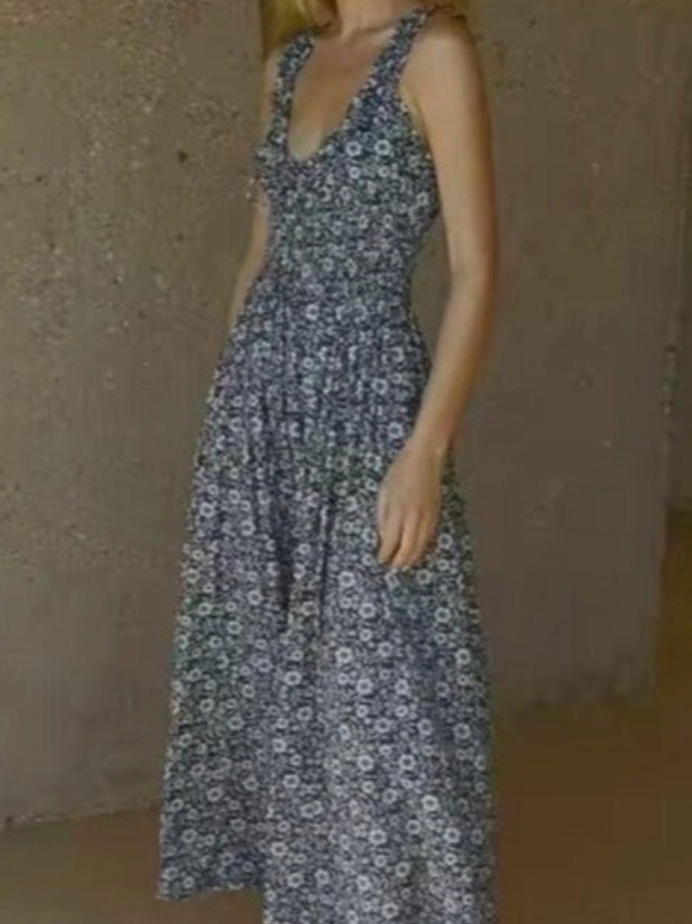 Doen EMMARETTA Dress Blue and White Floral size XS